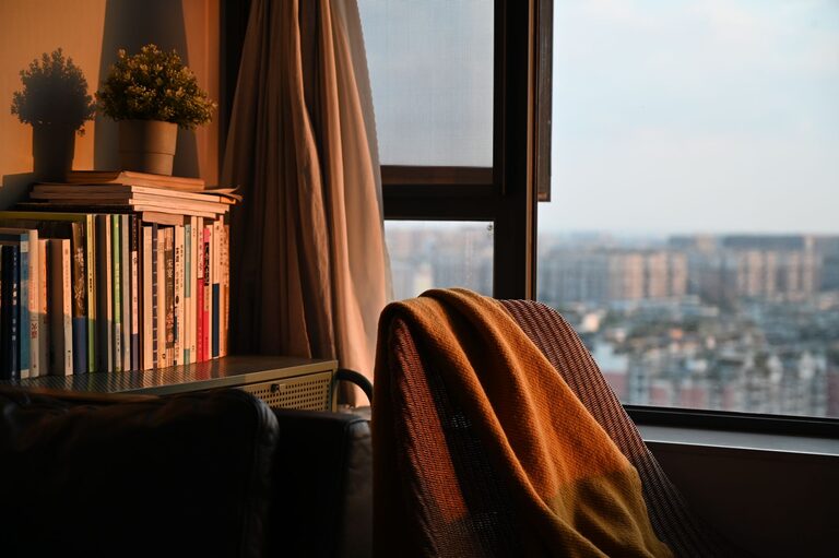 Simple Steps to Create a Cozy Reading Nook at Home
